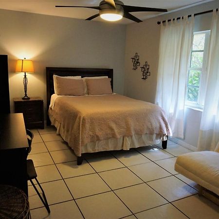 Jupiter Waterfalls - Newly Updated - Tiki Hut, Fire Pit, Kitchen, Pool Heater And More Bagian luar foto