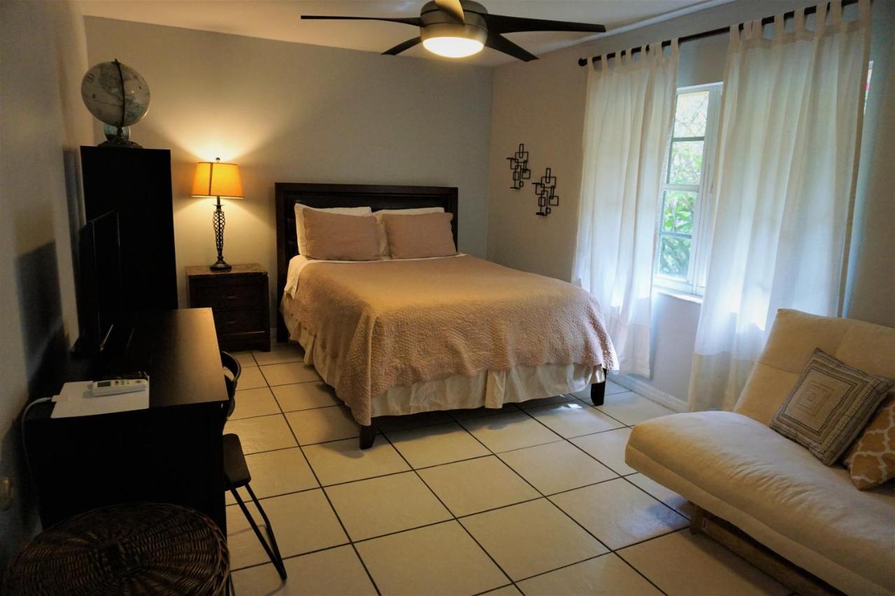 Jupiter Waterfalls - Newly Updated - Tiki Hut, Fire Pit, Kitchen, Pool Heater And More Bagian luar foto