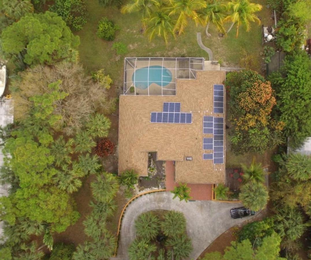 Jupiter Waterfalls - Newly Updated - Tiki Hut, Fire Pit, Kitchen, Pool Heater And More Bagian luar foto
